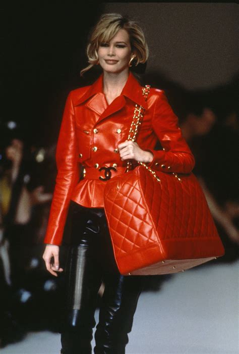 claudia schiffer con chanel|Claudia Schiffer 90s fashion.